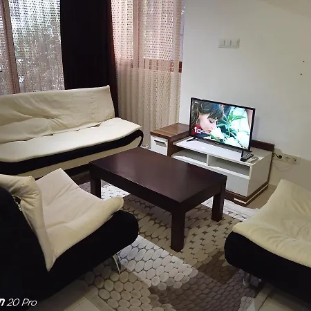 Villa Eski Foca'da Triplex Mustakil *